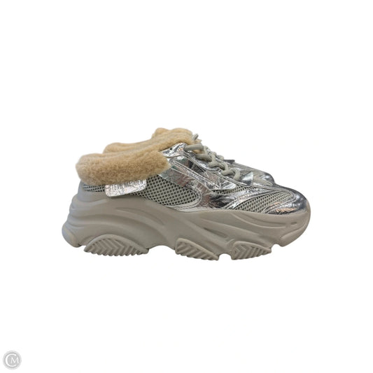 Shoes Sneakers By Steve Madden In Tan, Size: 6.5