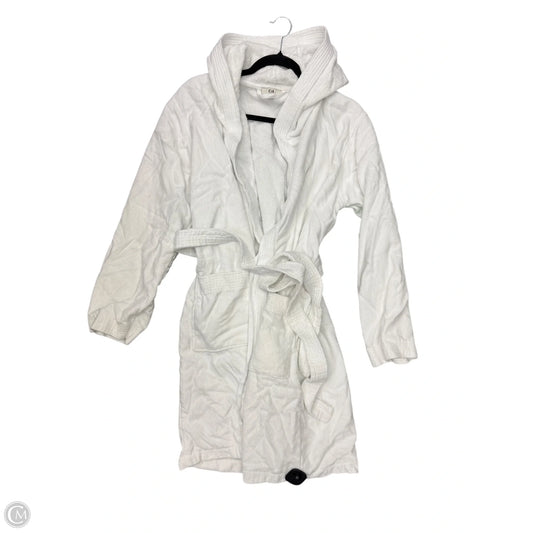 Robe By Clothes Mentor In White, Size: Xl