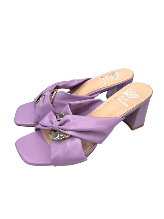 Sandals Heels Kitten By Clothes Mentor  Size: 7.5