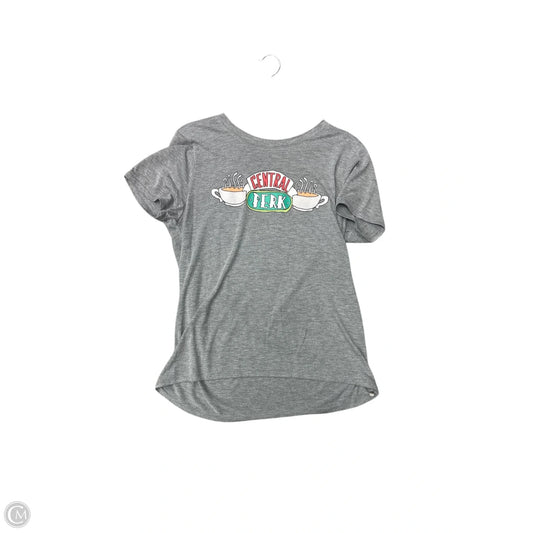 Top Short Sleeve By Cmc In Grey, Size: Xl