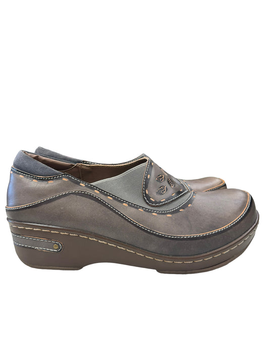 Shoes Heels Platform By Spring Step  Size: 9