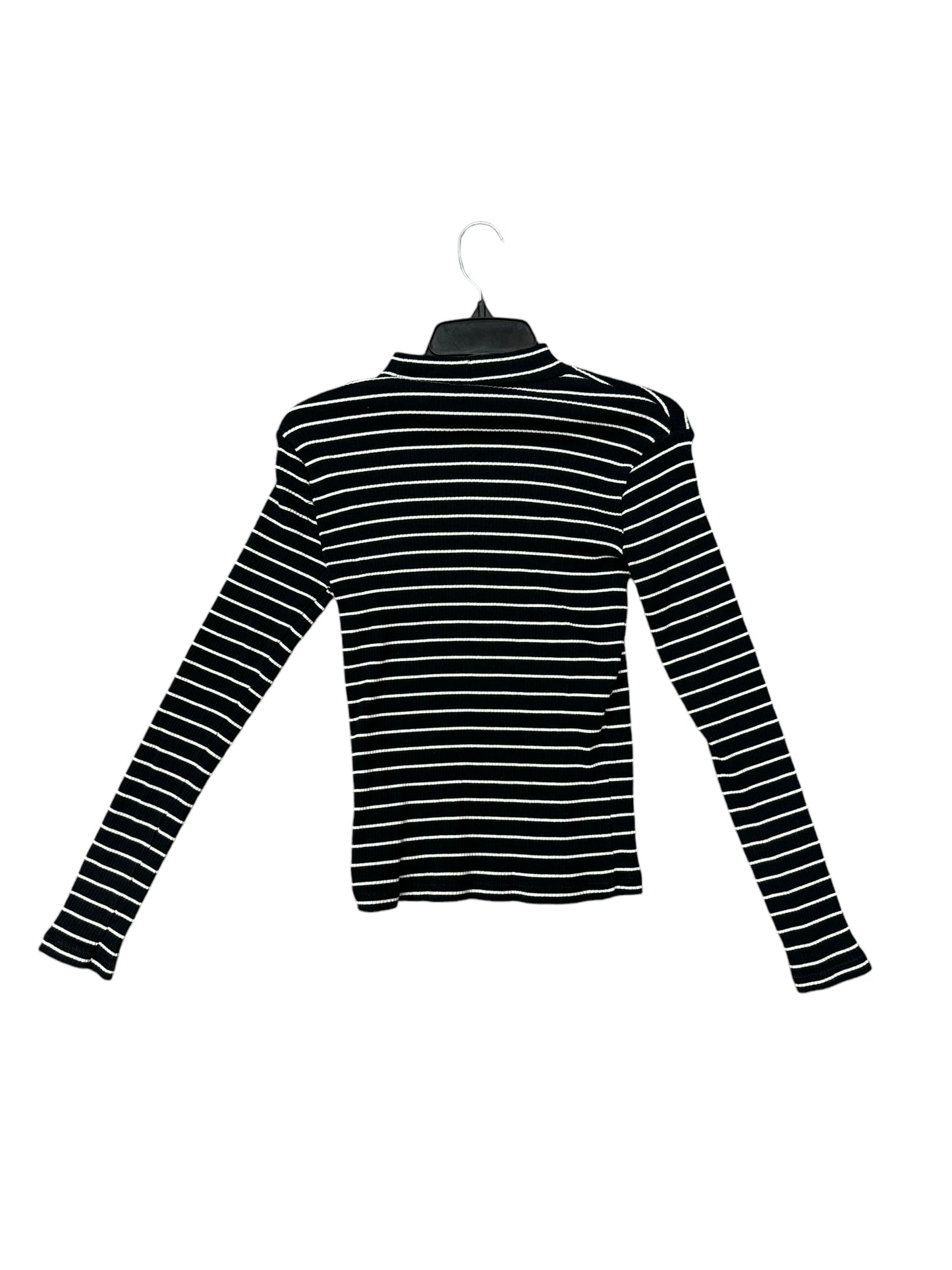 Top Long Sleeve By Uniqlo In Black, Size: Xs