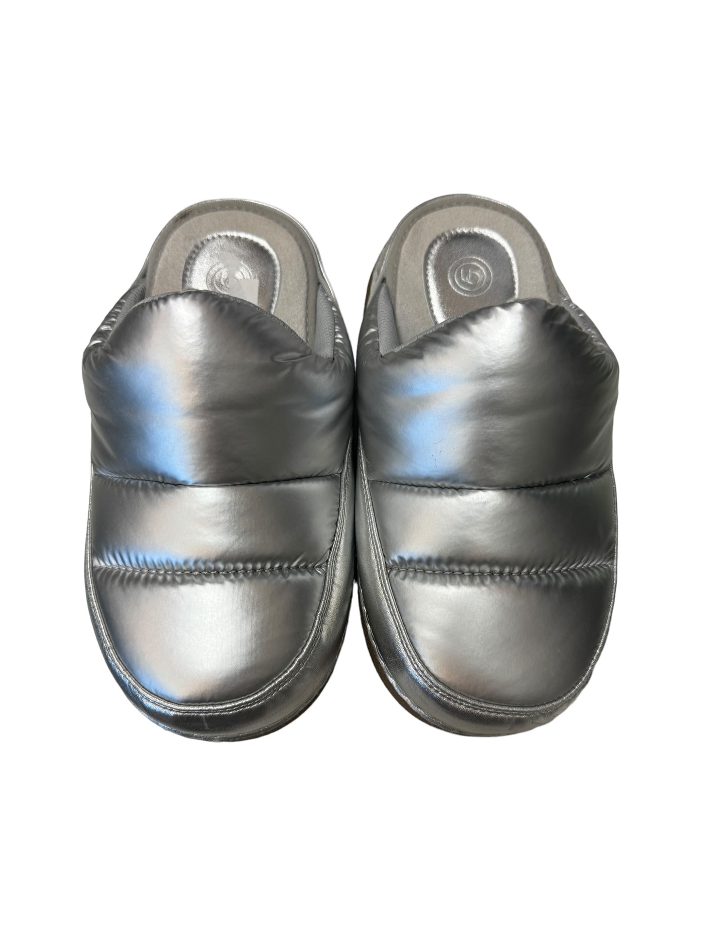 Slippers By Urban Outfitters In Silver, Size: 6