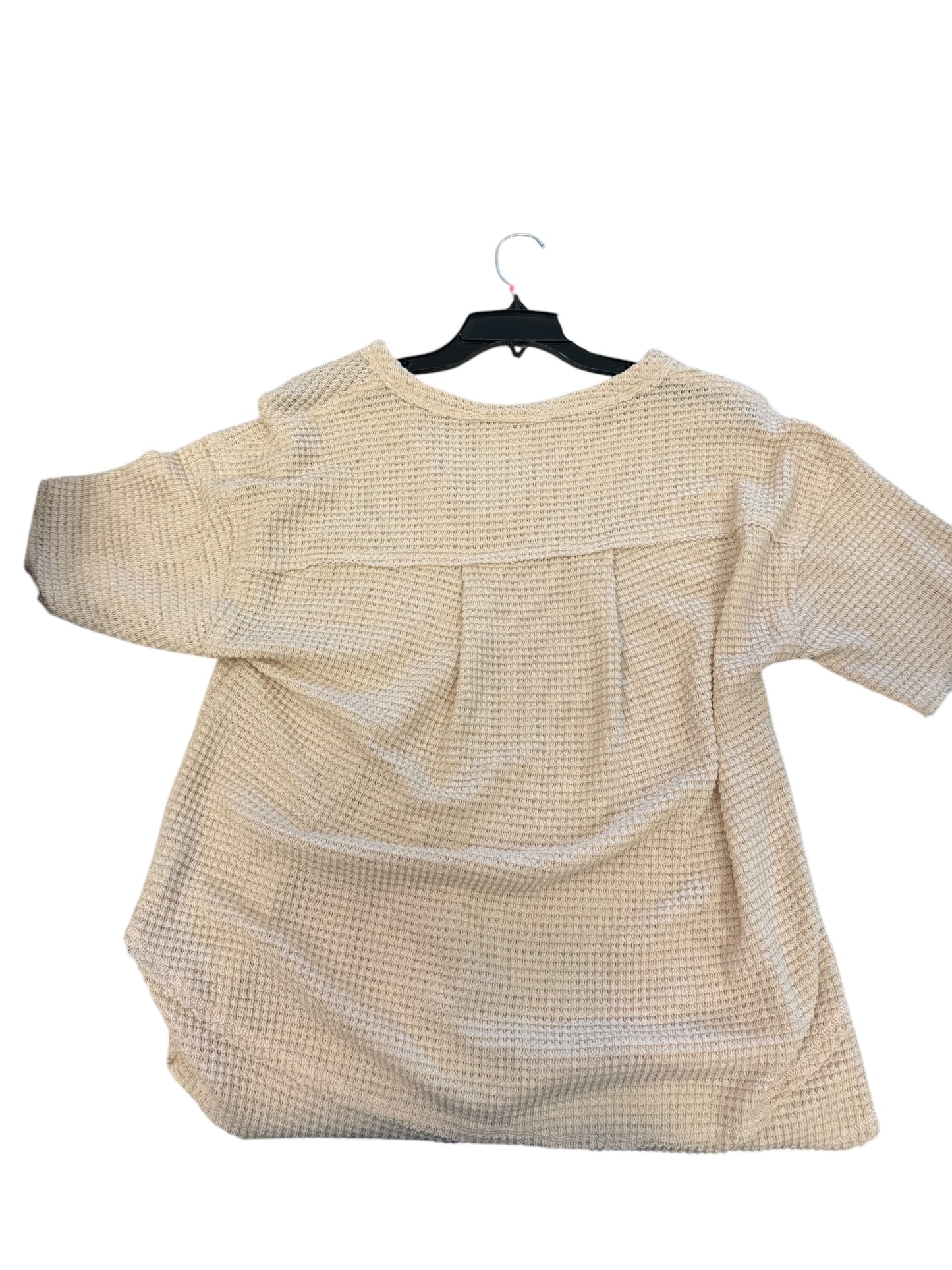 Top Short Sleeve By Clothes Mentor In Cream, Size: M