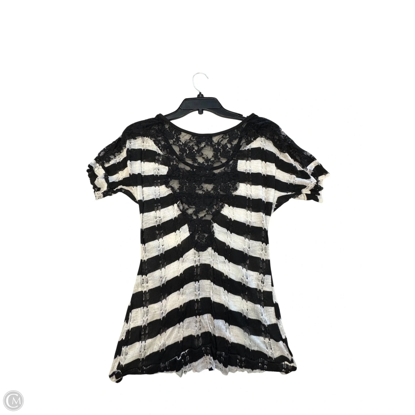 Top Short Sleeve By Daytrip In Black, Size: L