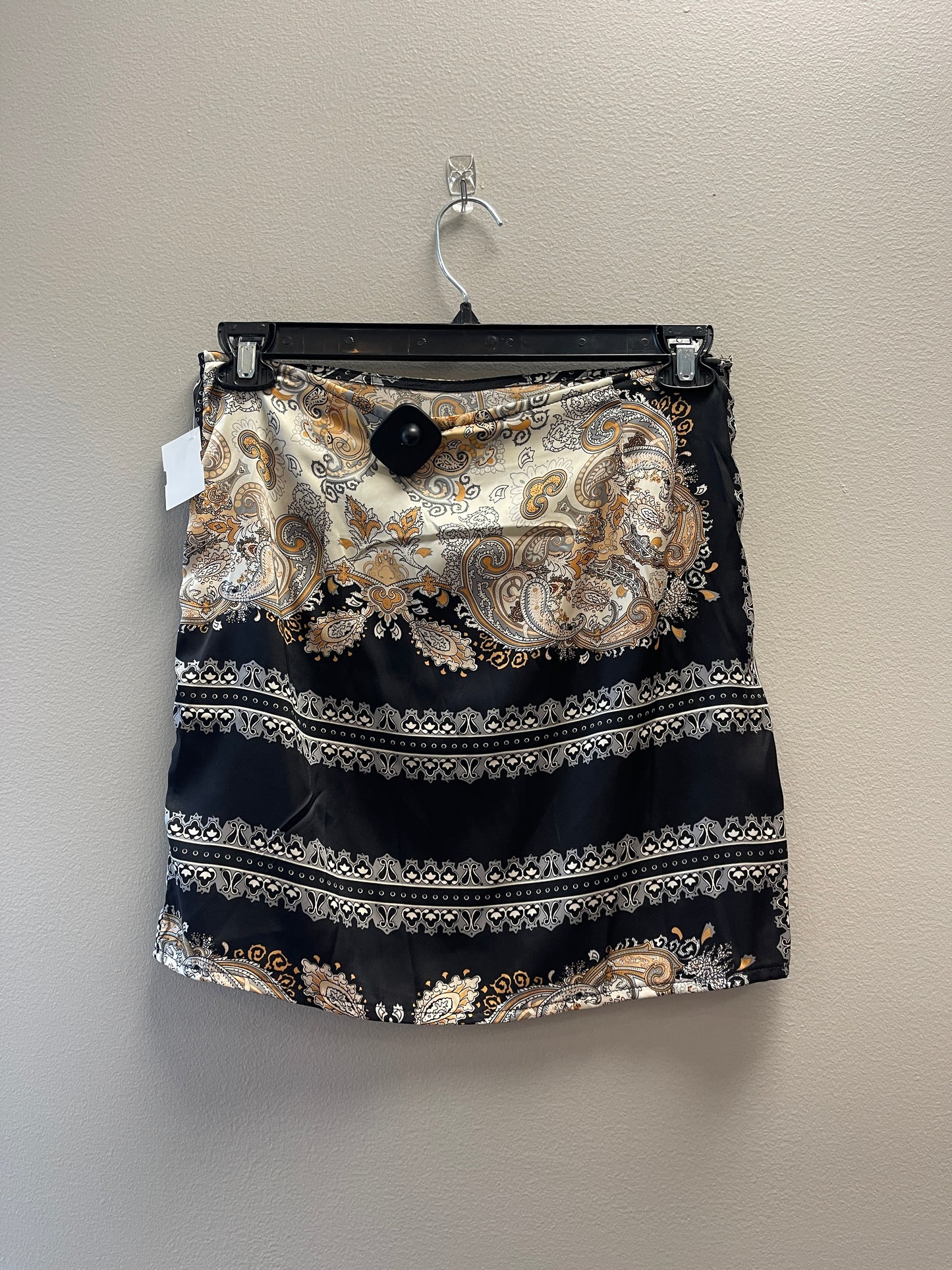 Skirt Midi By Pretty Little Thing  Size: 8